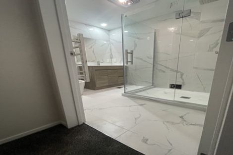 Photo of property in 17b Kemble Close, Mangere, Auckland, 2022