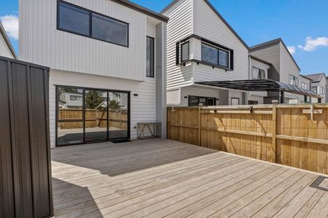 Photo of property in 37 Kairakau Street, Papakura, 2110