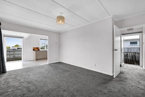 Photo of property in 1/324 Carrington Street, Vogeltown, New Plymouth, 4310