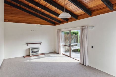 Photo of property in 15 Winara Avenue, Waikanae, 5036