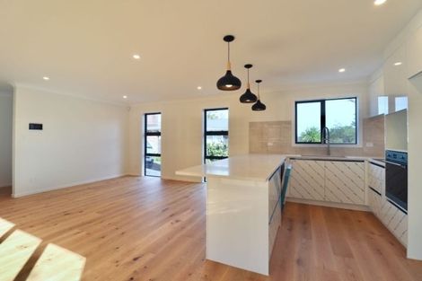 Photo of property in 210a Forrest Hill Road, Forrest Hill, Auckland, 0620