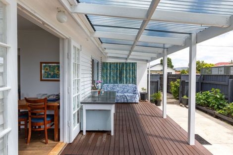 Photo of property in 21 Hall Street, Woodville, 4920