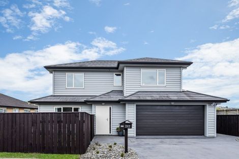 Photo of property in 242 Mark Avenue, Grenada Village, Wellington, 6037