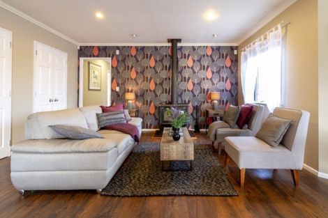 Photo of property in 174 Schnell Drive, Kelvin Grove, Palmerston North, 4414