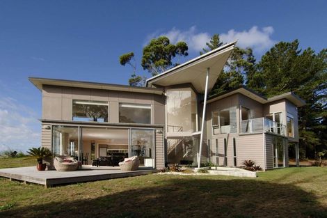 Photo of property in 137 Wade River Road, Wade Heads, Whangaparaoa, 0932