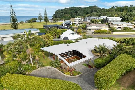 Photo of property in 107 Russell Bruce Place, Onemana, Whangamata, 3691