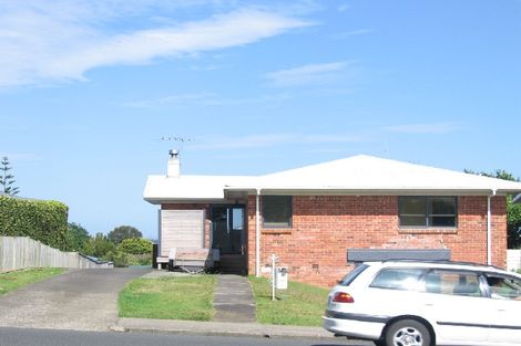 Photo of property in 2/63 Reeves Road, Pakuranga, Auckland, 2010