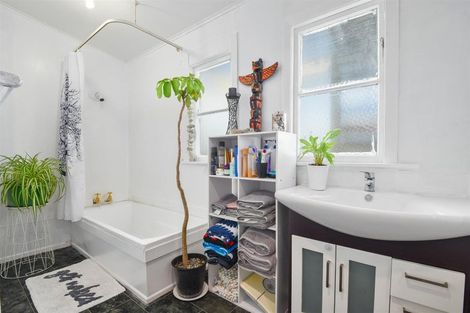 Photo of property in 4/141 Colwill Road, Massey, Auckland, 0614