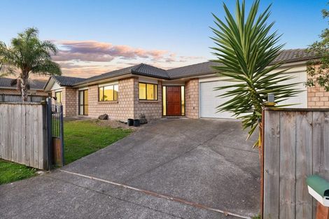 Photo of property in 6 Riverglade Parkway, Te Atatu South, Auckland, 0610