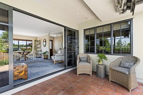 Photo of property in 46 Lucknow Road, Havelock North, 4130