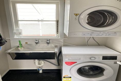 Photo of property in 146 Waikawa Road, Picton, 7220