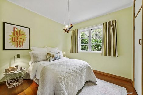 Photo of property in 75 Seatoun Heights Road, Seatoun, Wellington, 6022