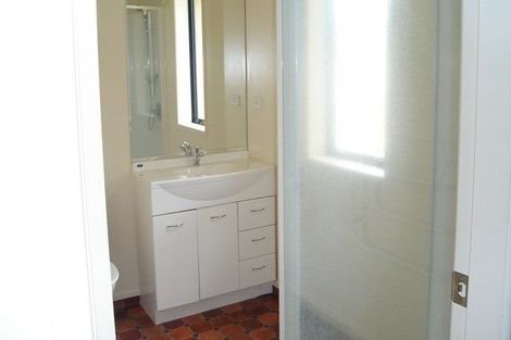 Photo of property in 15 Nobleman Place, Hamilton East, Hamilton, 3216