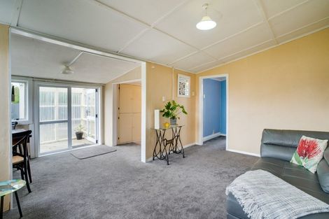 Photo of property in 4 Scott Street, Milton, 9220