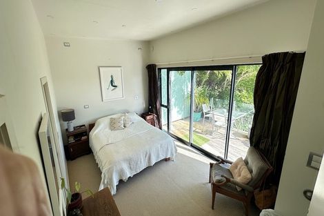 Photo of property in 22 Domain Crescent, Muriwai, Waimauku, 0881