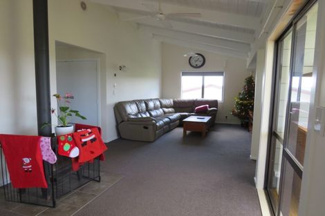Photo of property in 582 Pahi Road, Pahi, Paparoa, 0571