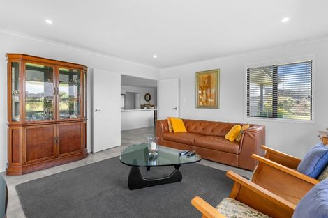 Photo of property in 32 Robert Hastie Drive, Mangawhai, 0573