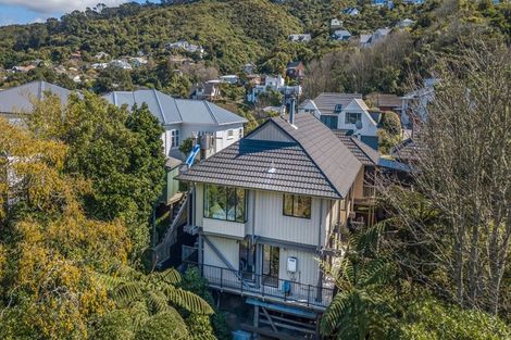 Photo of property in 16 Omar Street, Khandallah, Wellington, 6035