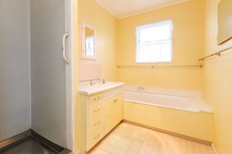 Photo of property in 10 Wairau Place, Kelvin Grove, Palmerston North, 4414