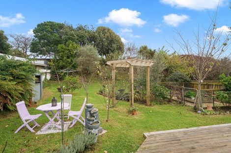 Photo of property in 28 Chums Road, Paraparaumu Beach, Paraparaumu, 5032