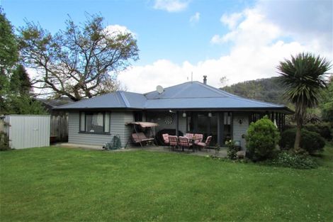 Photo of property in 37 Stafford Street, Blackball, 7804