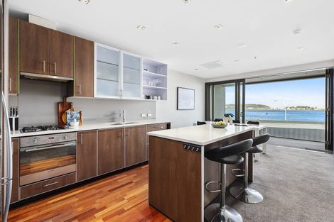 Photo of property in Patent 326 Apartments, 207s/326 Evans Bay Parade, Hataitai, Wellington, 6021