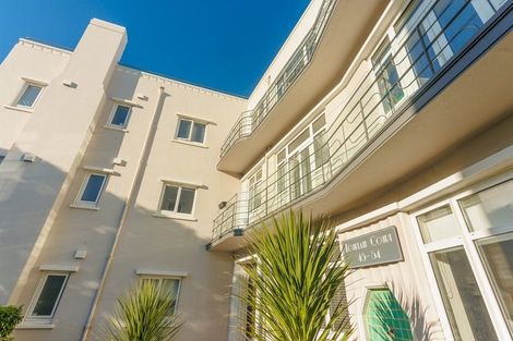 Photo of property in Fountain Court, 7/48 Oriental Parade, Oriental Bay, Wellington, 6011