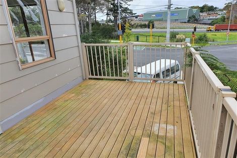 Photo of property in 54 Makora Road, Massey, Auckland, 0614