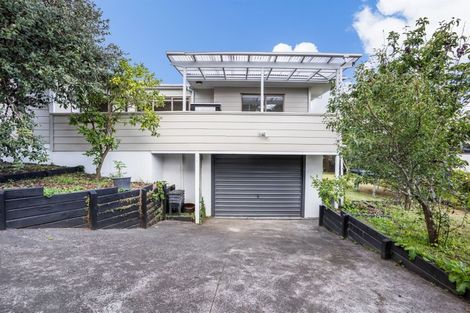 Photo of property in 17 Newport Place, Forrest Hill, Auckland, 0620