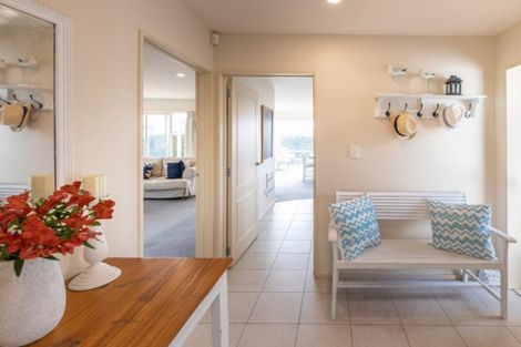 Photo of property in 10 Harrys Way, Redwood, Christchurch, 8051