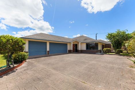 Photo of property in 64 Royal Oak Drive, Kelvin Grove, Palmerston North, 4414