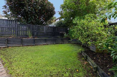 Photo of property in 15 Fairlea Road, Te Atatu South, Auckland, 0610