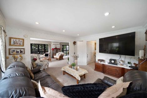 Photo of property in 16 Len Garlick Place, Pahurehure, Papakura, 2113