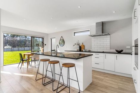 Photo of property in 17 Kahika Grove, Huapai, Kumeu, 0810