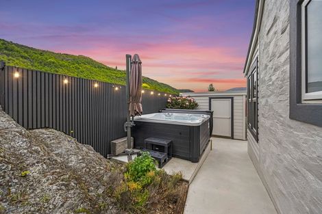 Photo of property in 22 Cornwall Street, Arrowtown, 9302