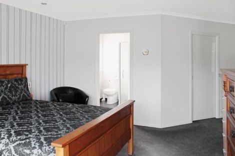 Photo of property in 1 Millbrook Place, Ashhurst, 4810