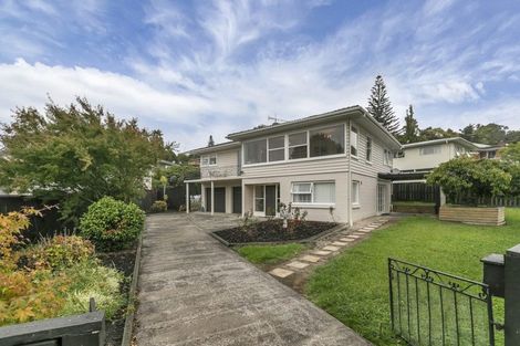 Photo of property in 1 Downing Street, Glenfield, Auckland, 0629