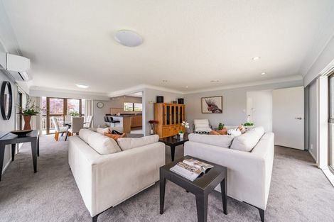 Photo of property in 7 King Charles Drive, Kingsley Heights, Upper Hutt, 5018