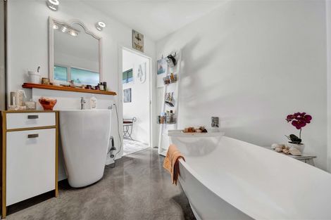 Photo of property in 2 Mercade Close, Stratford, 4332