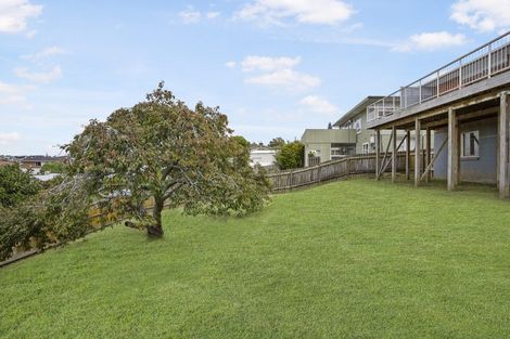 Photo of property in 17 Marcel Place, Glenfield, Auckland, 0629