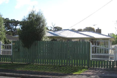 Photo of property in 38 Glen Marine Parade, Glendene, Auckland, 0602