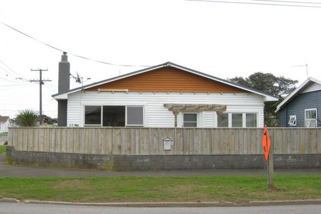 Photo of property in 22 Ropiha Street, Fitzroy, New Plymouth, 4312