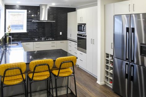 Photo of property in 23 Sunbrae Drive, Silverstream, Upper Hutt, 5019