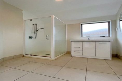 Photo of property in 15 Merlot Way, Te Atatu South, Auckland, 0610