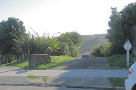 Photo of property in 18 De Castro Place, Titahi Bay, Porirua, 5022