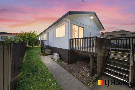 Photo of property in 3/10 Penion Drive, Flat Bush, Auckland, 2023