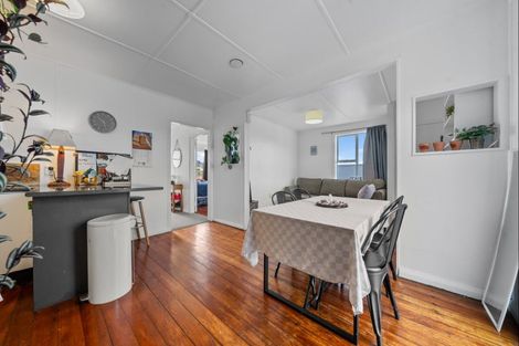 Photo of property in 132 Pioneer Road, Moturoa, New Plymouth, 4310