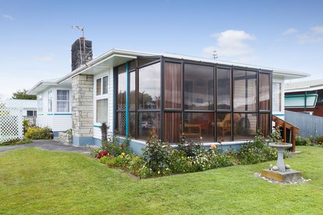 Photo of property in 10 Wairau Place, Kelvin Grove, Palmerston North, 4414