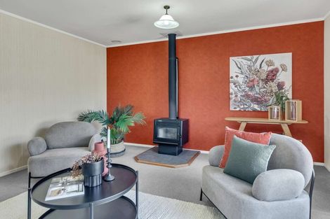 Photo of property in 16 Meridian Grove, Kelvin Grove, Palmerston North, 4414