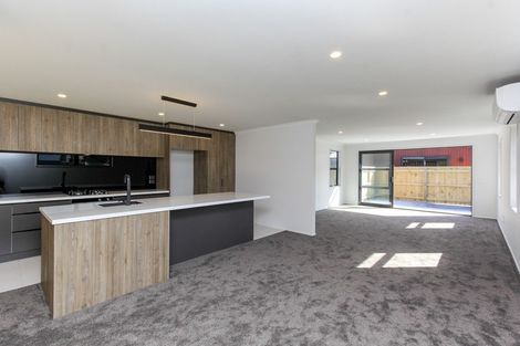 Photo of property in 5 Mackillop Way, Brooklands, New Plymouth, 4310